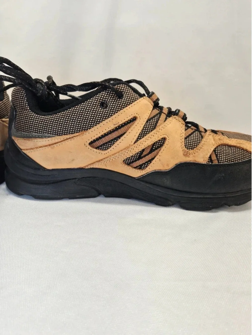 AI Overview    Apex Men's 11.5 V751 Sierra Trail Runner Sierra Brown shoes.